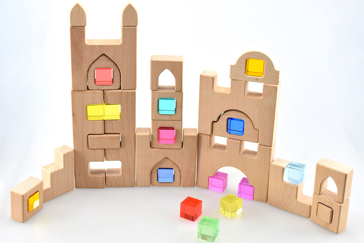 Lux Spielbausteine - Fantasie Burg Legesteine Forchtenberger Puzzle & Spiele BLS GmbH, Kopernikusstraße 1, 74670 Forchtenberg; Kontakt: mail@bls.de