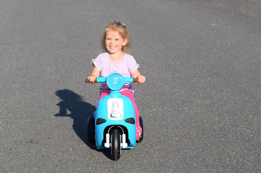 Retro Elektroroller SommerMobil BLS GmbH, Kopernikusstraße 1, 74670 Forchtenberg; Kontakt: mail@bls.de