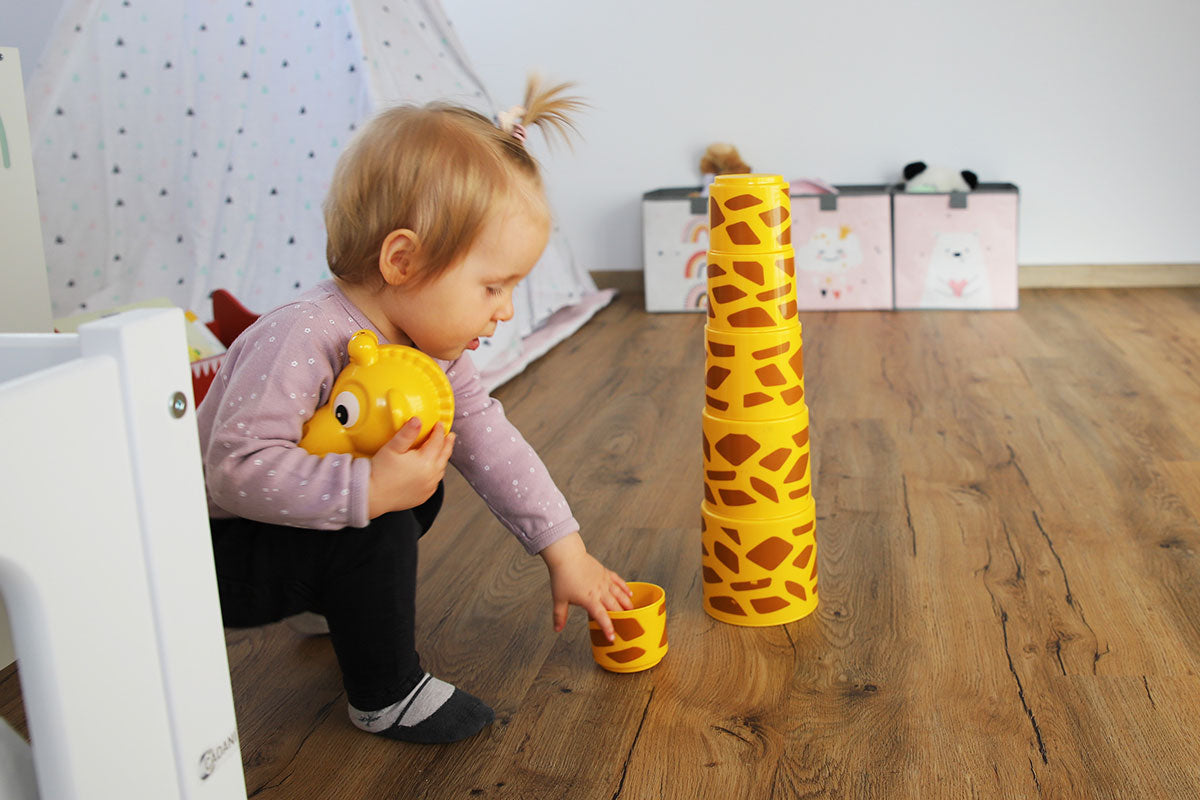 GOWI - Pyramide Giraffe GOWI® GOWI GmbH, Wertheimweg 12, 8630 Mariazell, Österreich; office@gowi.at